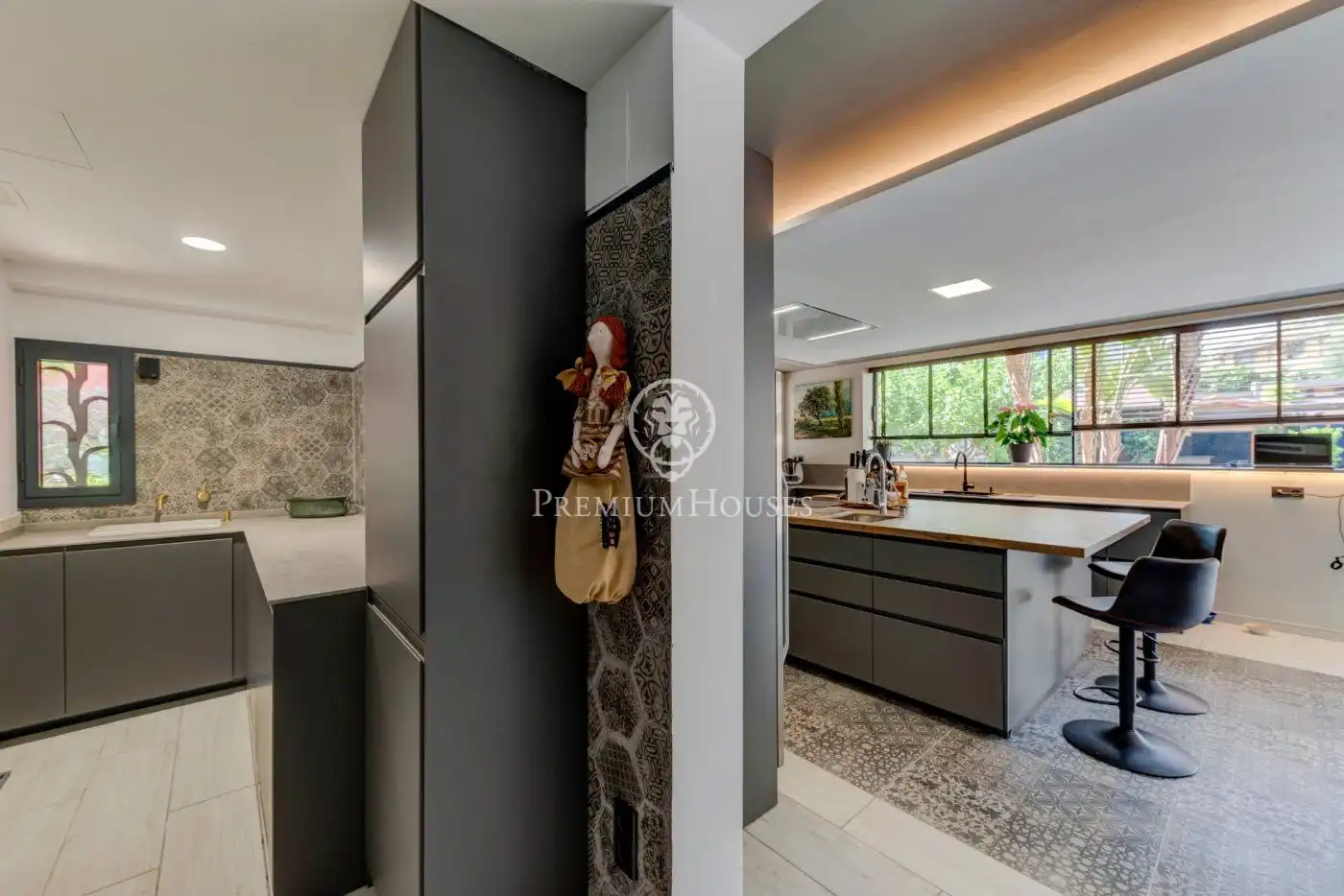Kitchen of Houses for sale in Vilanova i la Geltrú  with Air Conditioner, Heating and Private garden