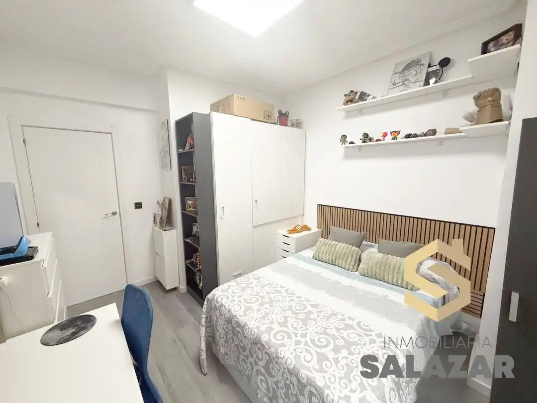 Bedroom of Flat for rent in Bilbao   with Heating