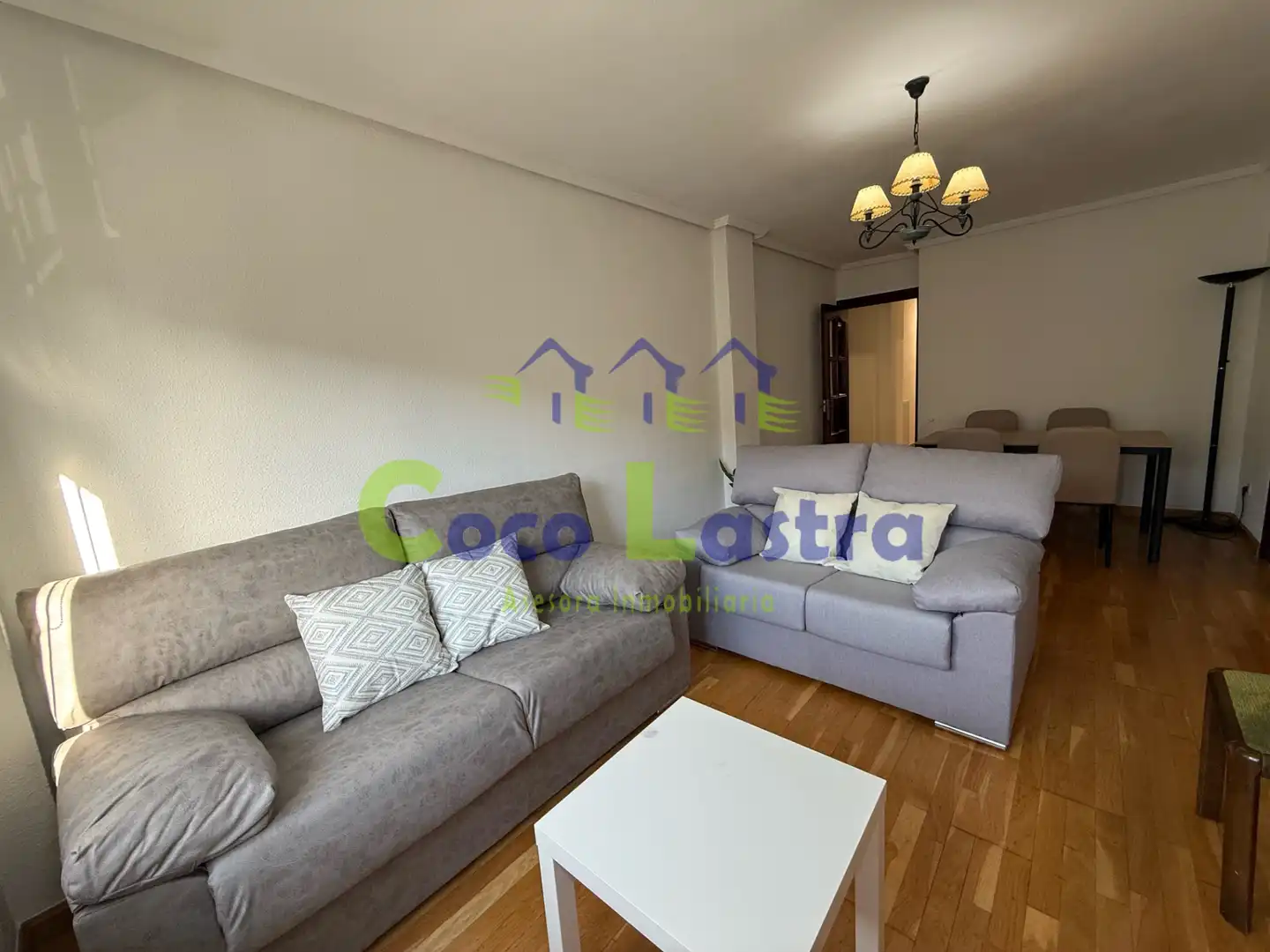 Living room of Flat for rent in Salamanca  with Heating, Parquet flooring and Furnished