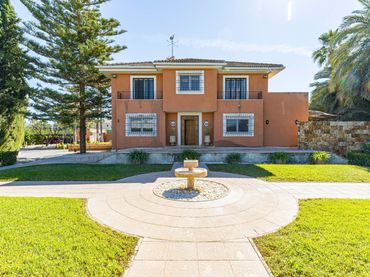 Chalet con piscina en venta en Pedanías Oeste