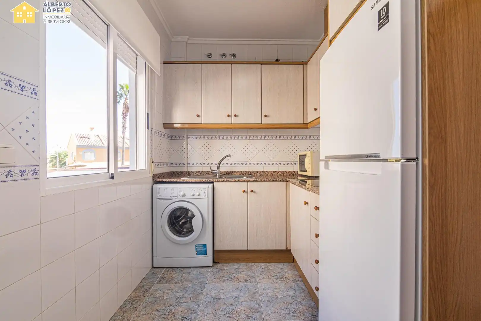 Bungalow with terrace for sale in Los Arenales del Sol, imagen 12