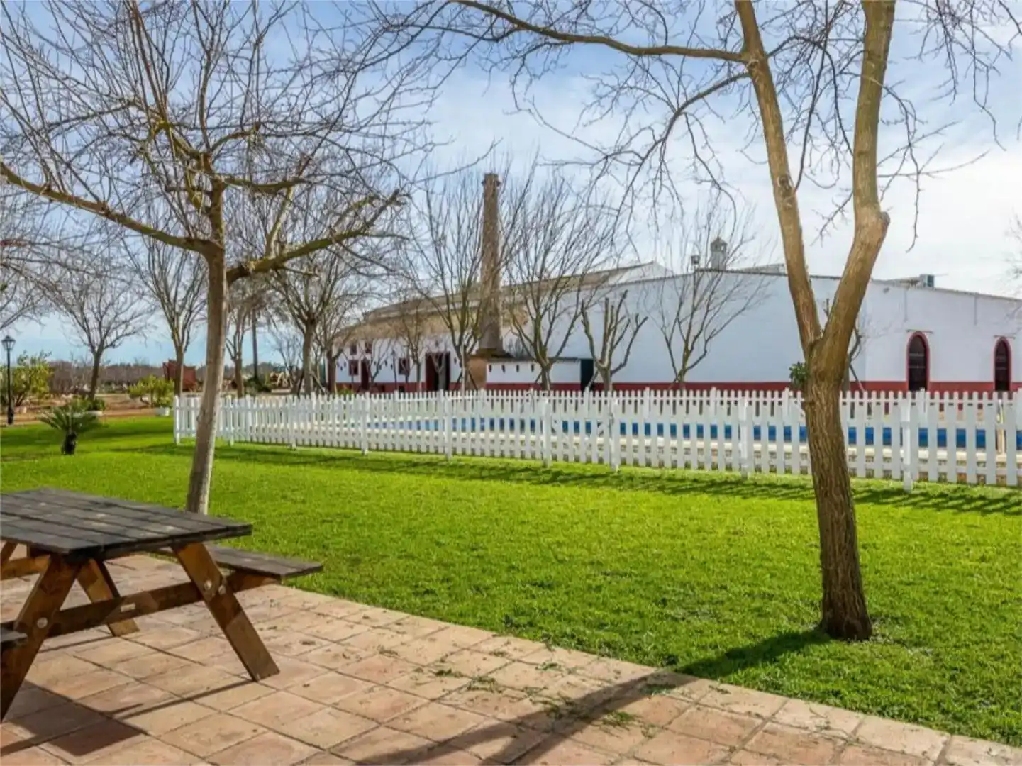 Casa o xalet en venda en Carmona amb Jardí privat, Traster i Piscina