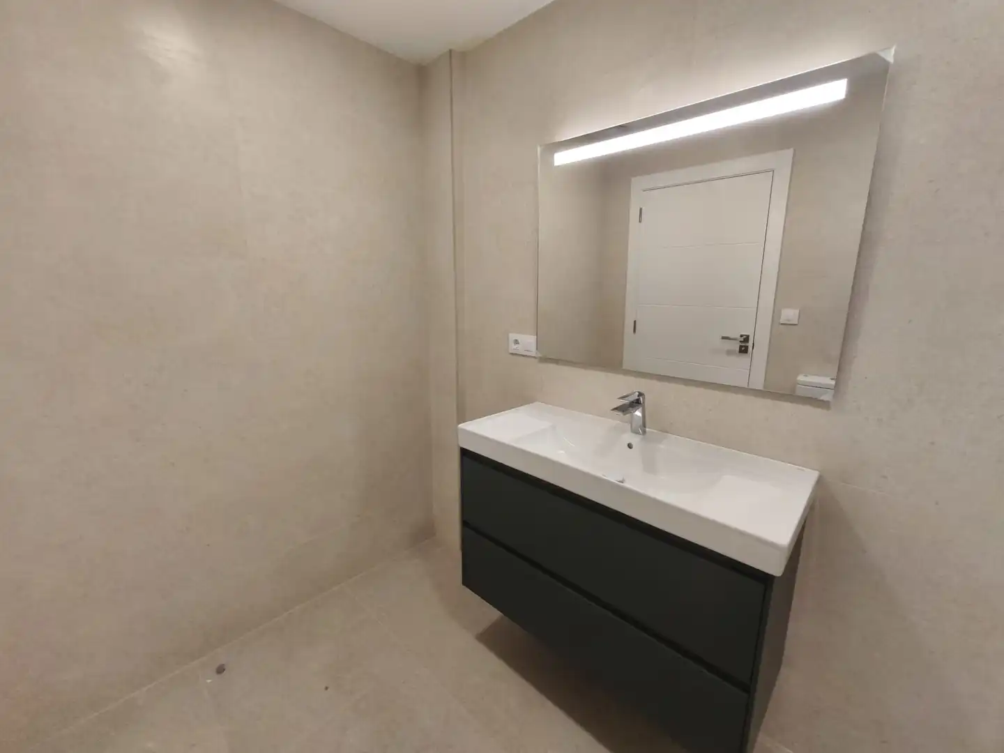 Bany de Apartament en venda en Ourense Capital  amb Aire condicionat, Calefacció i Parquet