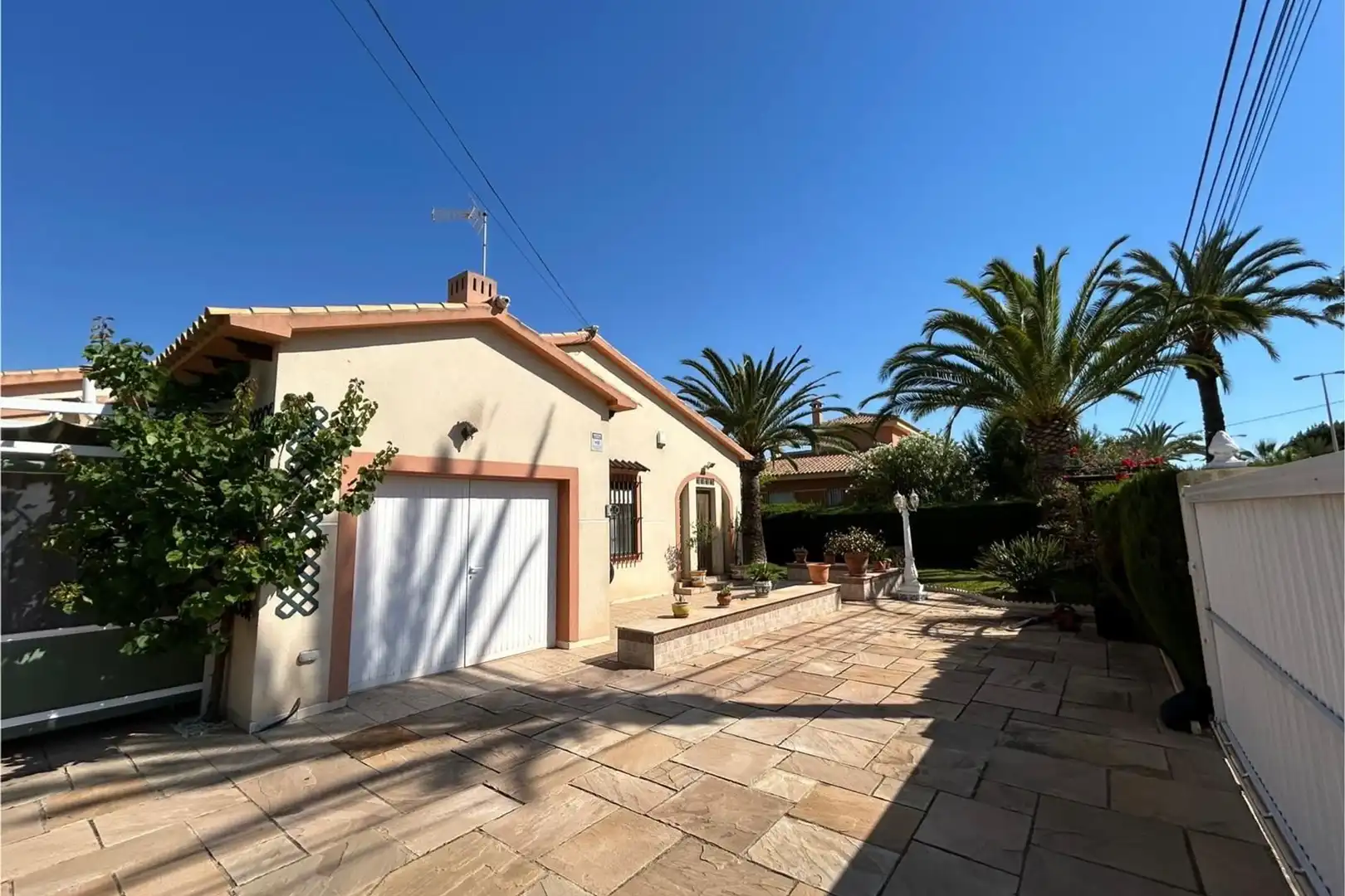 Vista exterior de Casa o xalet en venda en Orihuela