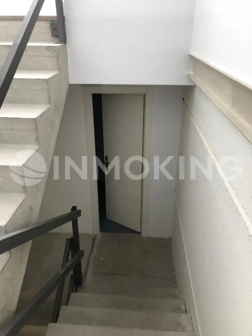 Nave industrial de alquiler en Montserrat - Parque Empresarial