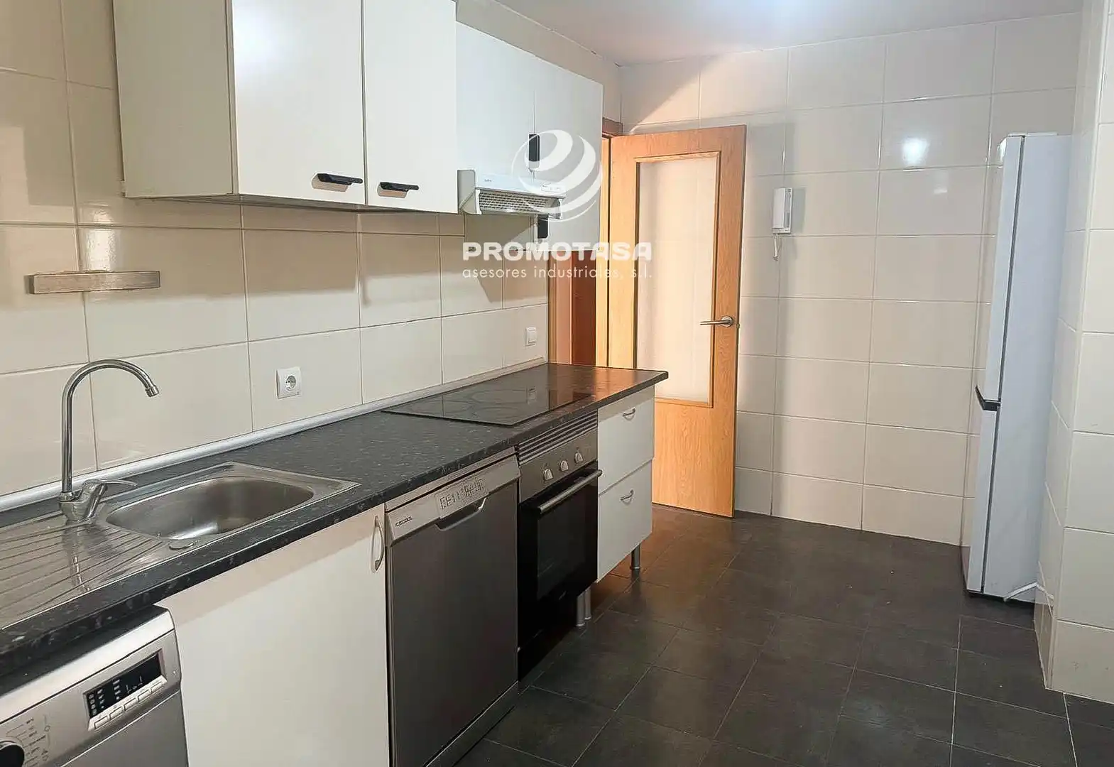 Kitchen of Flat for sale in Arganda del Rey  with Heating and Storage room