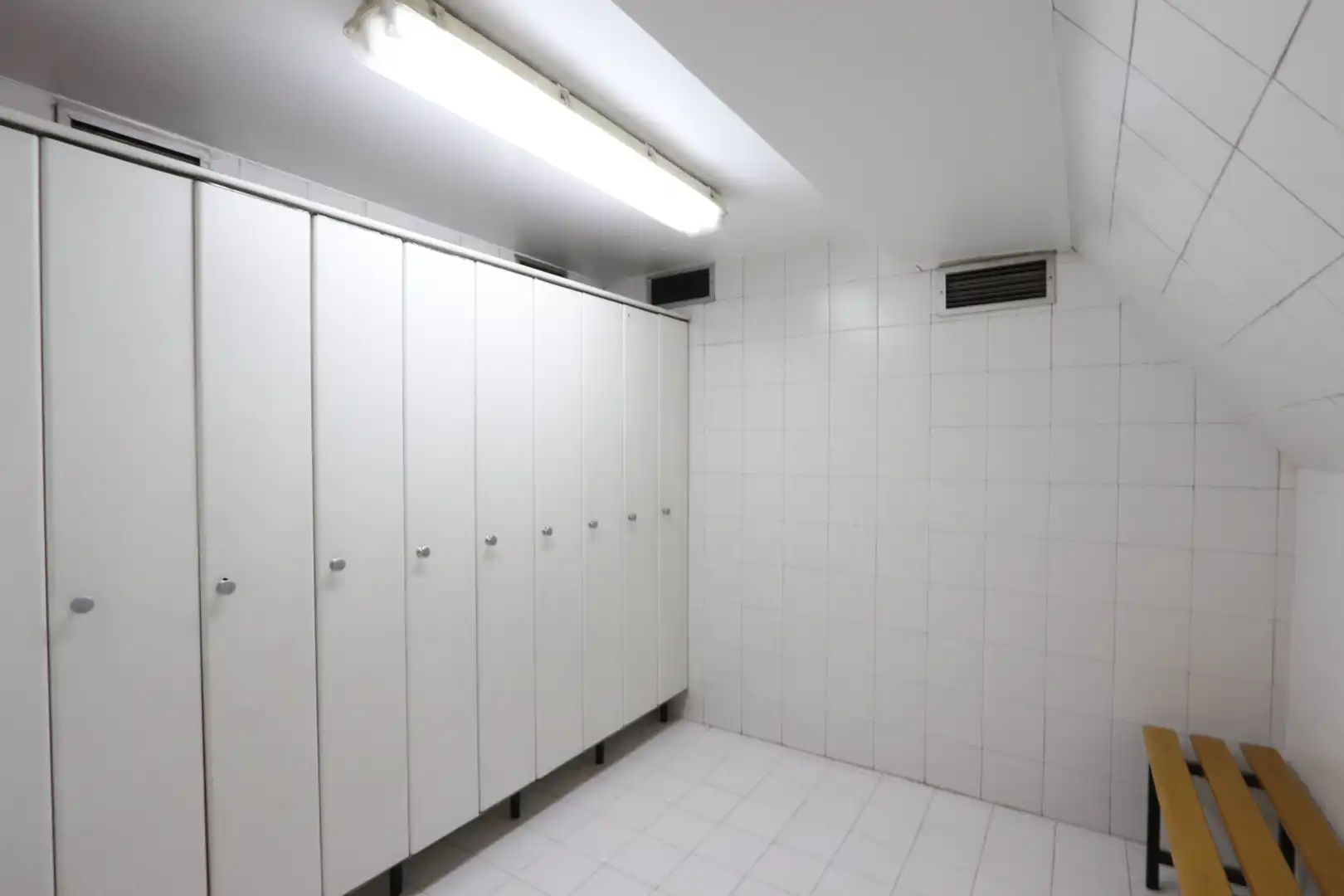 Bathroom of Flat for sale in Madrid  with Air Conditioner, Heating and Private garden