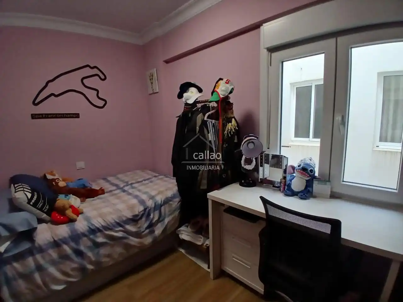 Habitación de Apartamento en venta en Ferrol con Calefacción