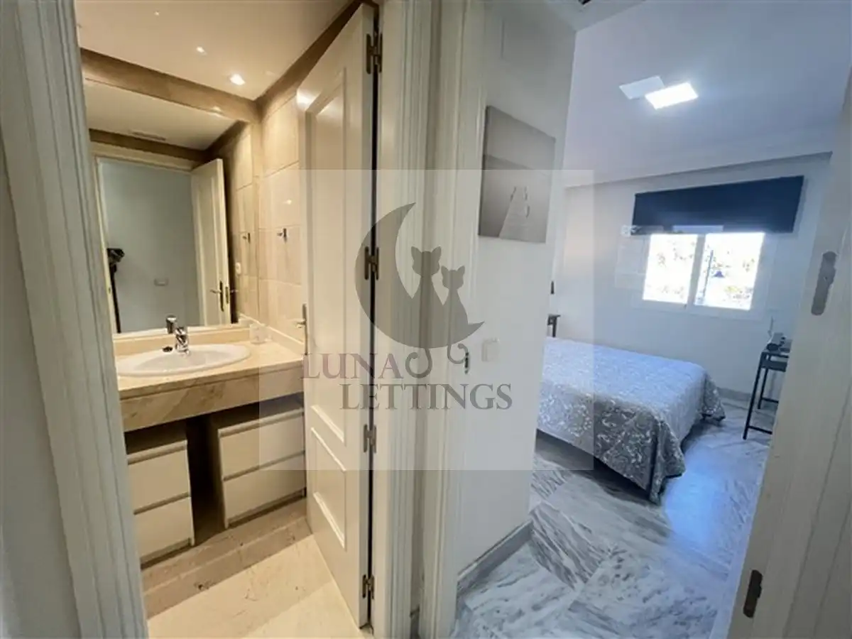Appartement compact avec piscine à louer à Avenida Príncipe Salman e1, imagen 9