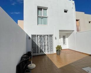 Vista exterior de Casa o xalet de lloguer en San Bartolomé de Tirajana