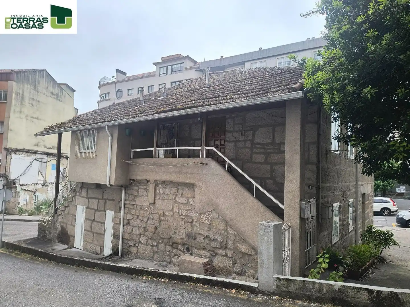Vista exterior de Casa o xalet en venda en Pontevedra Capital  amb Terrassa, Traster i Moblat