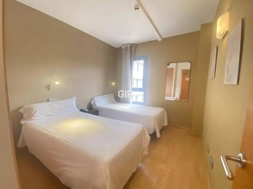 Schlafzimmer von Wohnung zur Miete in Madrid mit Klimaanlage, Heizung und Parkett