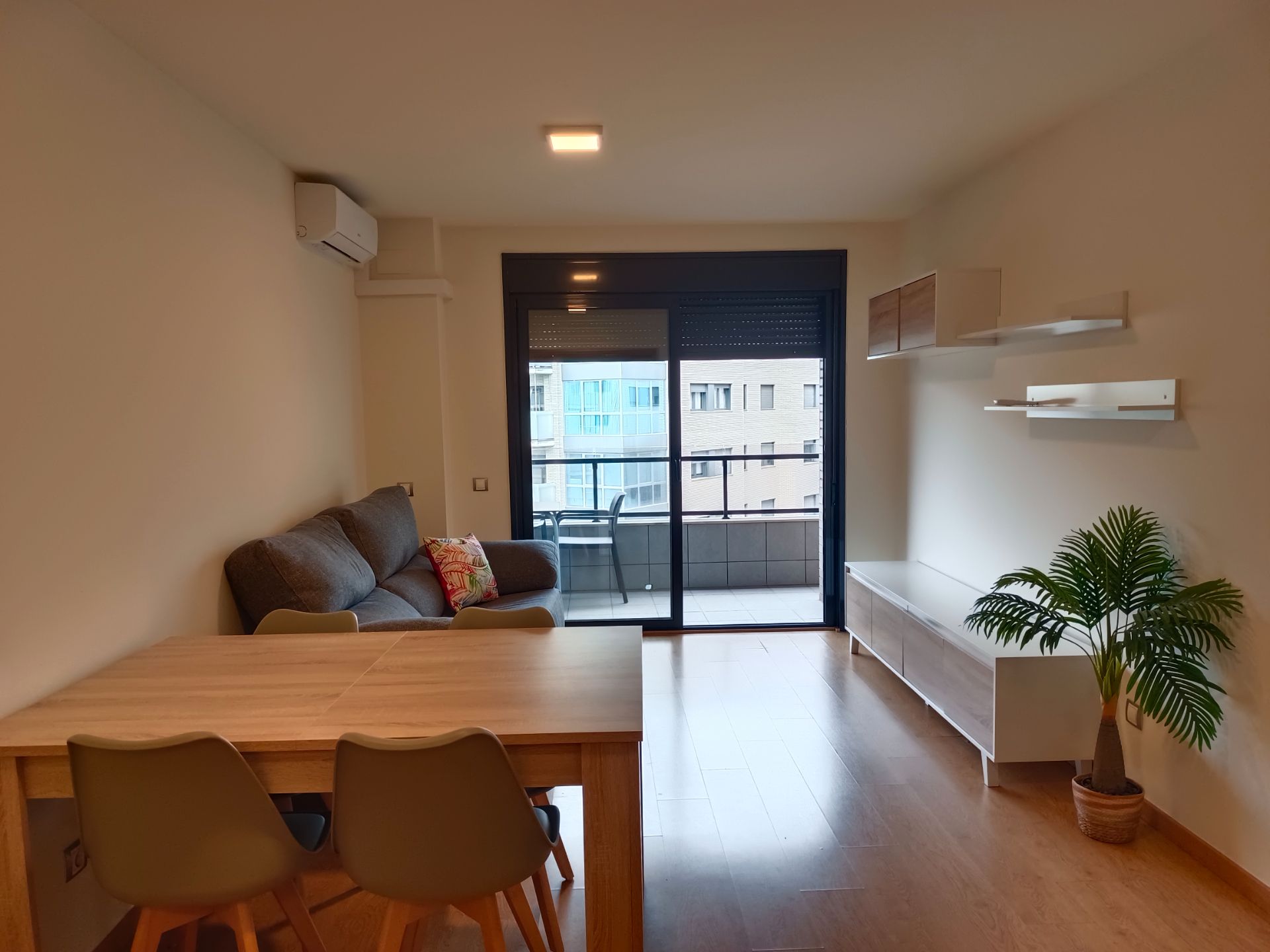 Sala d'estar de Apartament de lloguer en  Lleida Capital amb Aire condicionat, Calefacció i Jardí privat