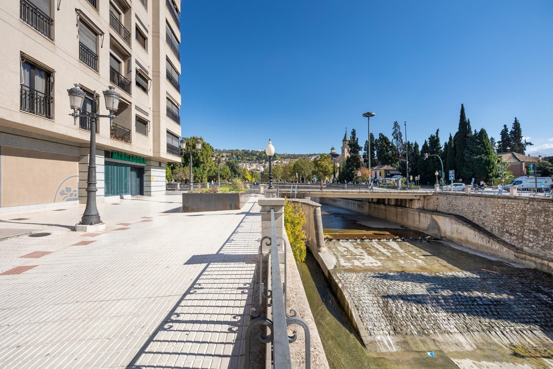 Exterior view of Flat for sale in  Granada Capital  with Air Conditioner and Heating