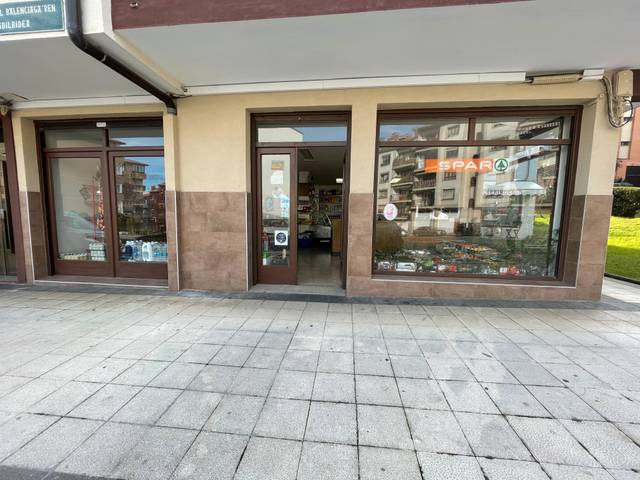 Local comercial en Alquiler en Avenida Cristóbal Balenciaga en Getaria
