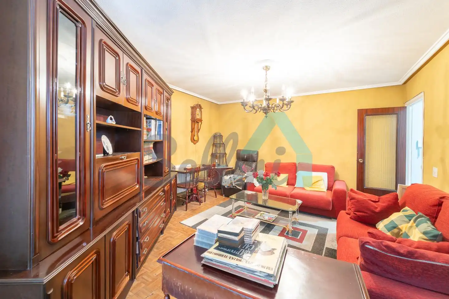 Sala de estar de Piso en venta en Siero con Calefacción, Parquet y Trastero