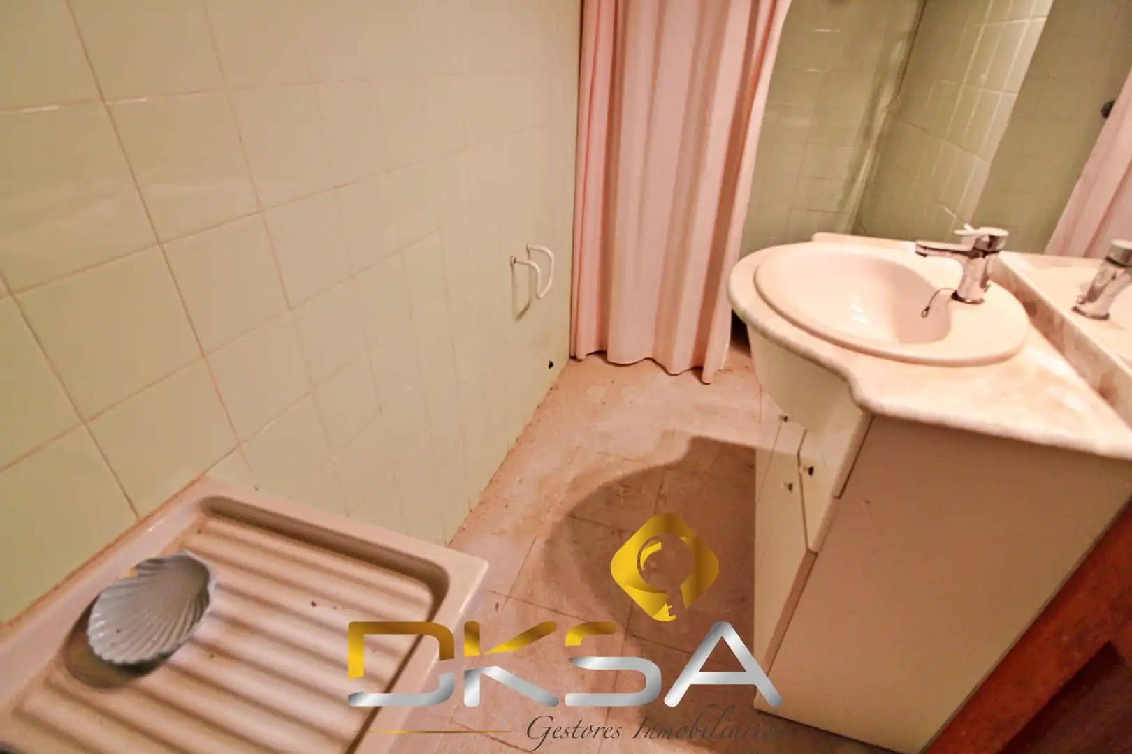 Badezimmer von Haus oder Chalet zum Verkauf in Cabanes mit Abstellraum, Möbliert und Balkon