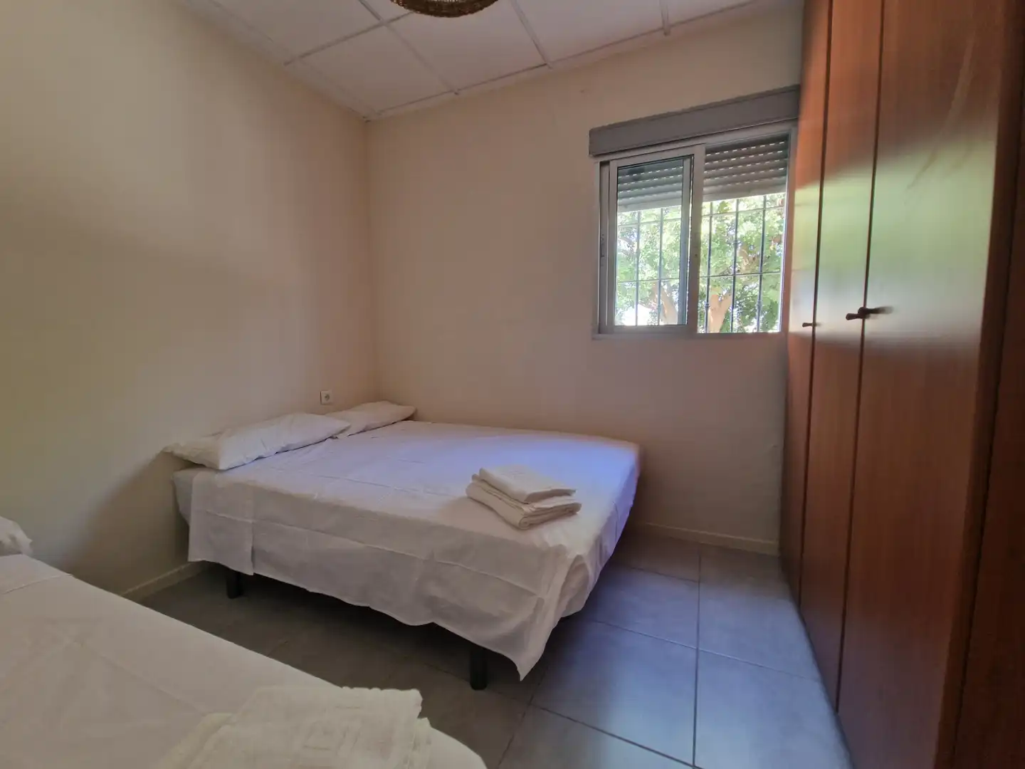 Dormitori de Finca rústica de lloguer en Málaga amb Aire condicionat, Piscina i Moblat