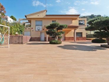Maison avec piscine à vendre à Gran Via de Pau Casals