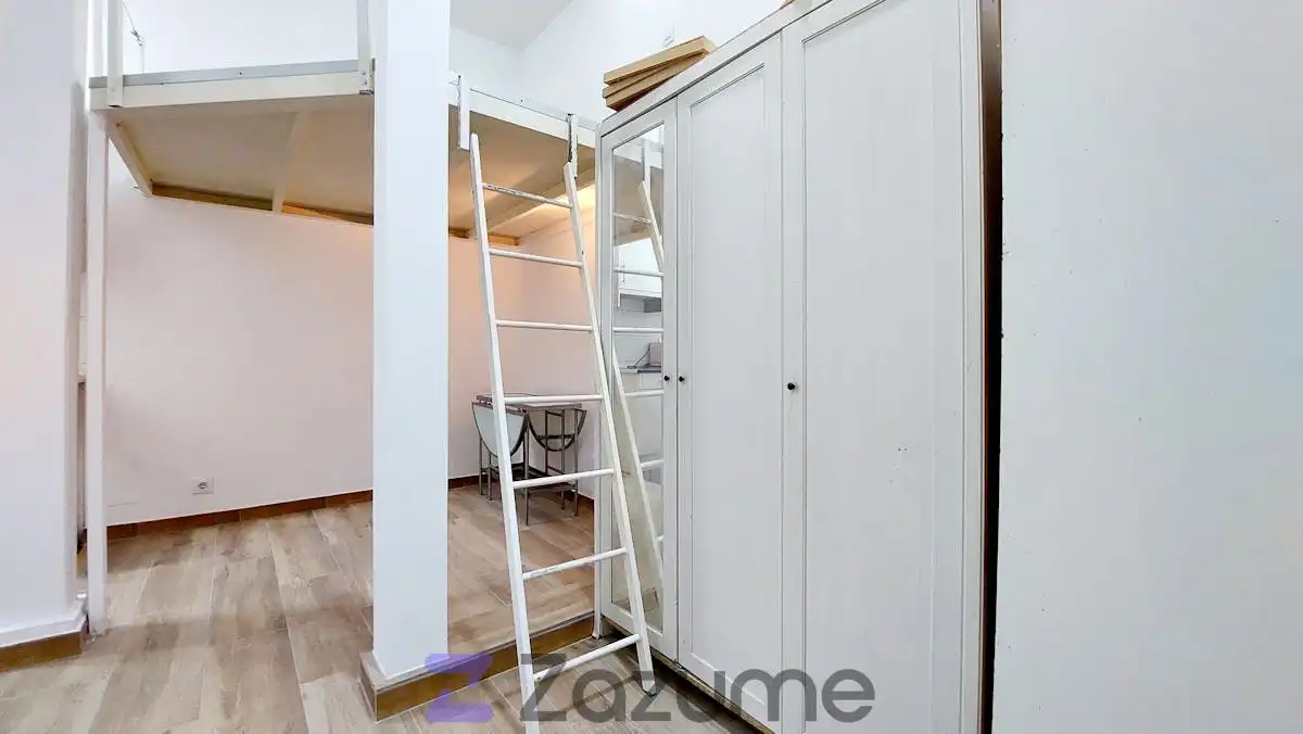 Schlafzimmer von Loft zur Miete in Madrid mit Klimaanlage, Ofen und Waschmaschine