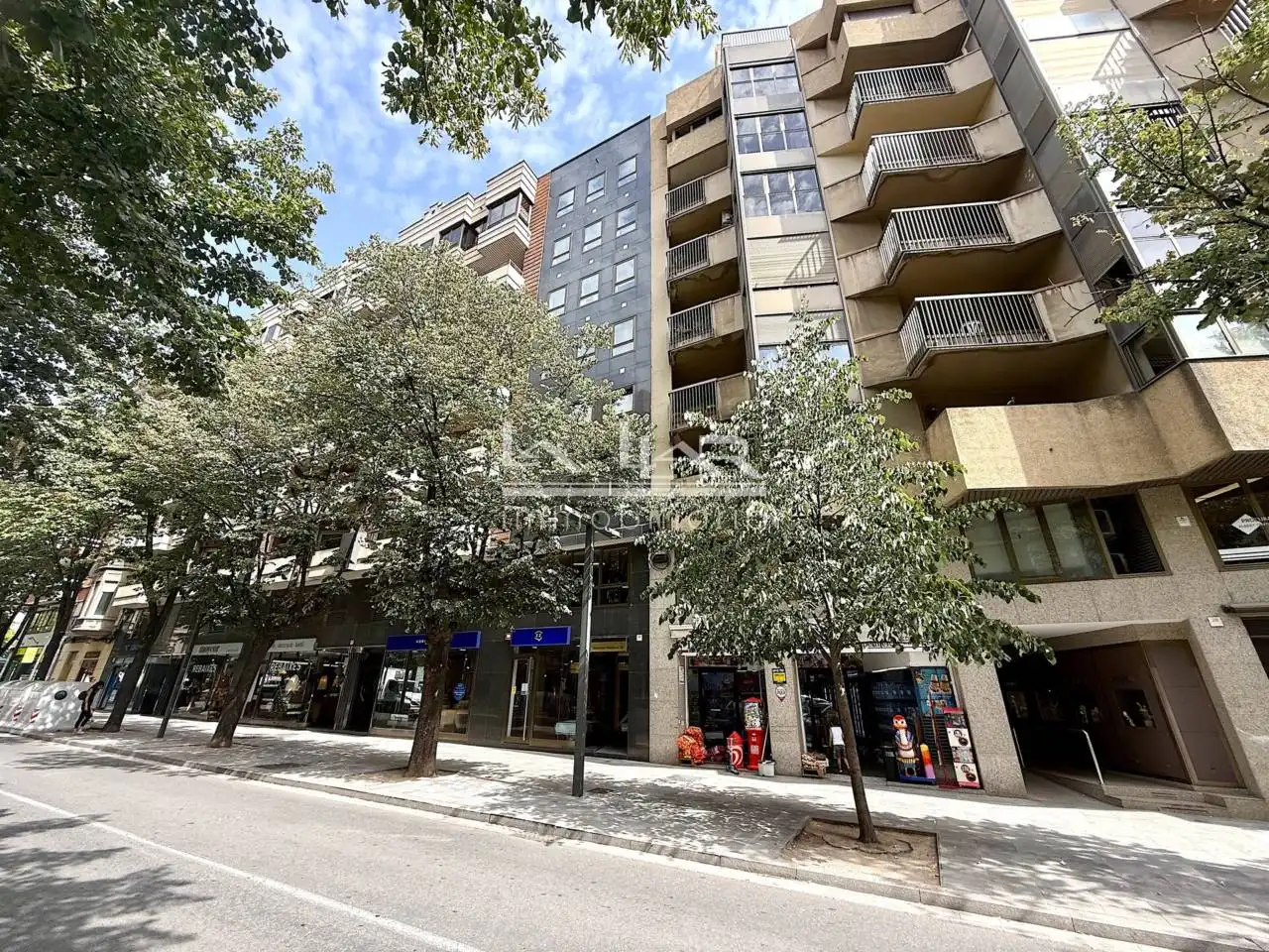 Vista exterior de Oficina de lloguer en Vic amb Aire condicionat i Calefacció