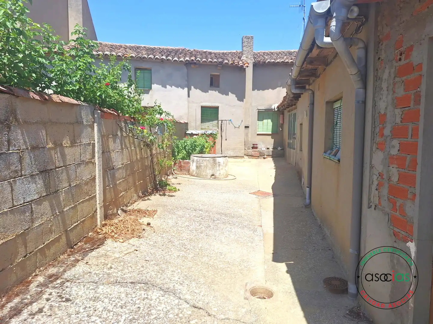 Exterior view of Detached homes for sale in Sahagún  with Heating, Private garden and Storage room
