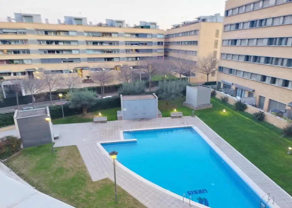 Piscina de Planta baja en venta en Girona con Terraza