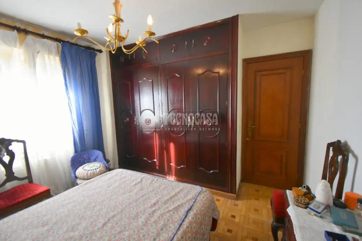 Habitación de Piso en venta en Madrid con Calefacción, Parquet y Terraza