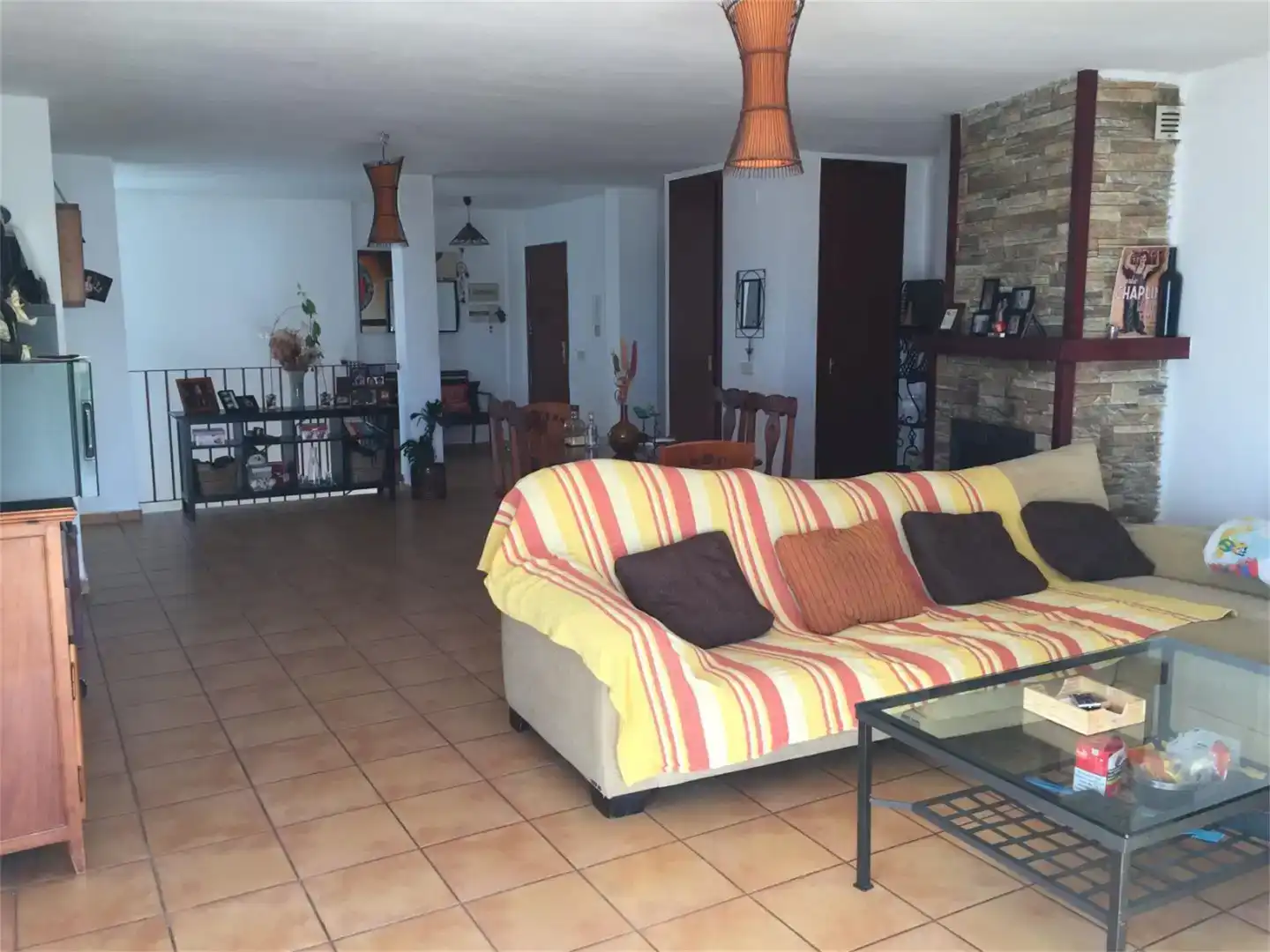 Sala d'estar de Casa o xalet en venda en Rincón de la Victoria amb Aire condicionat i Balcó