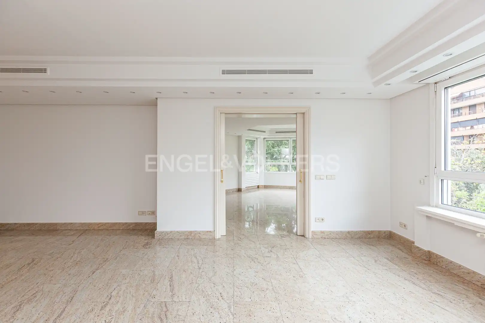 Wohnung zur Miete in Madrid mit Klimaanlage, Heizung und Privatgarten