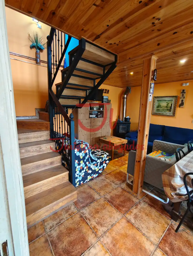 Casa adosada en venta en Quirós