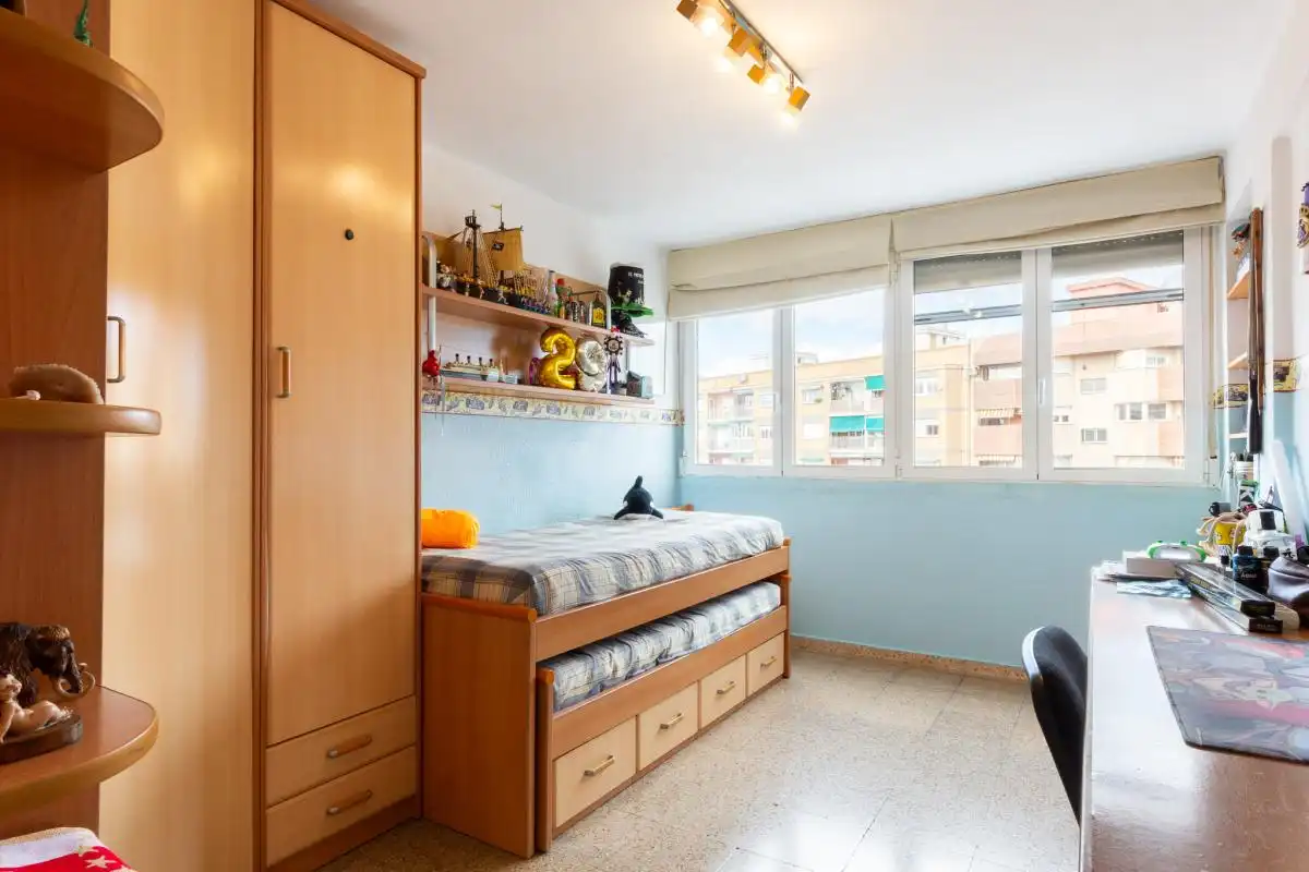 Habitación de Piso en venta en Valencia con Calefacción y Amueblado