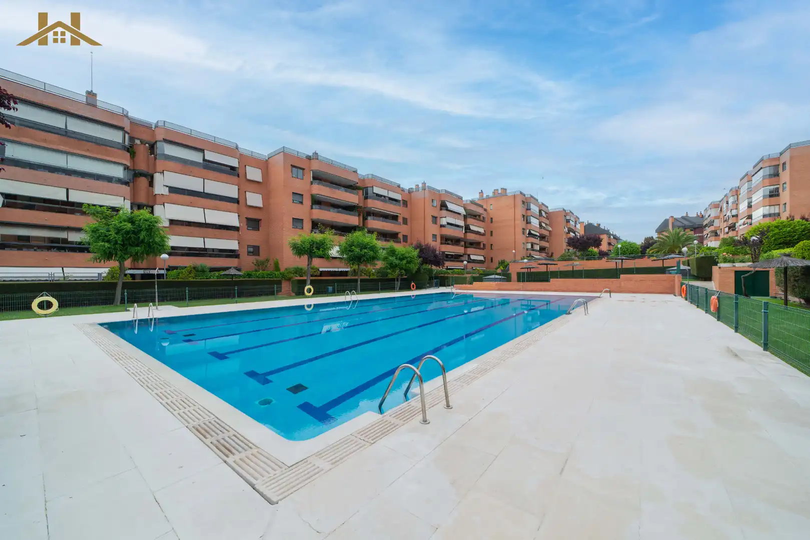 Piscina de Piso en venta en Alcobendas con Calefacción, Terraza y Trastero