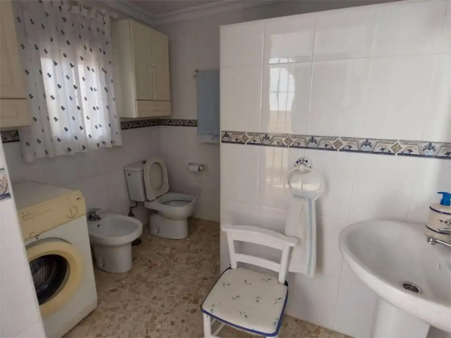 Bany de Casa adosada en venda en Castilblanco de los Arroyos amb Aire condicionat, Jardí privat i Traster