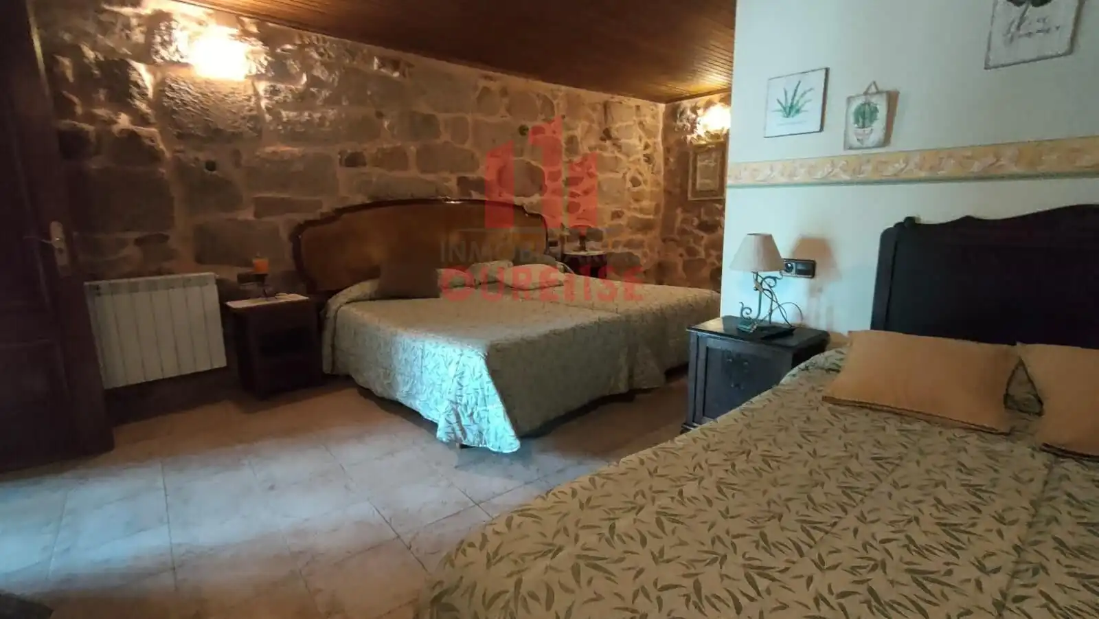 Dormitori de Finca rústica en venda en San Amaro amb Aire condicionat, Calefacció i Jardí privat