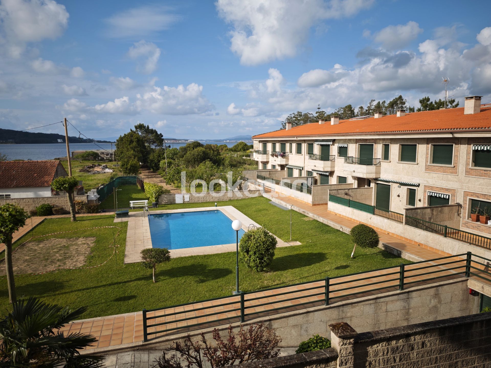 Exterior view of Flat for sale in Sanxenxo  with Parquet flooring, Storage room and Furnished
