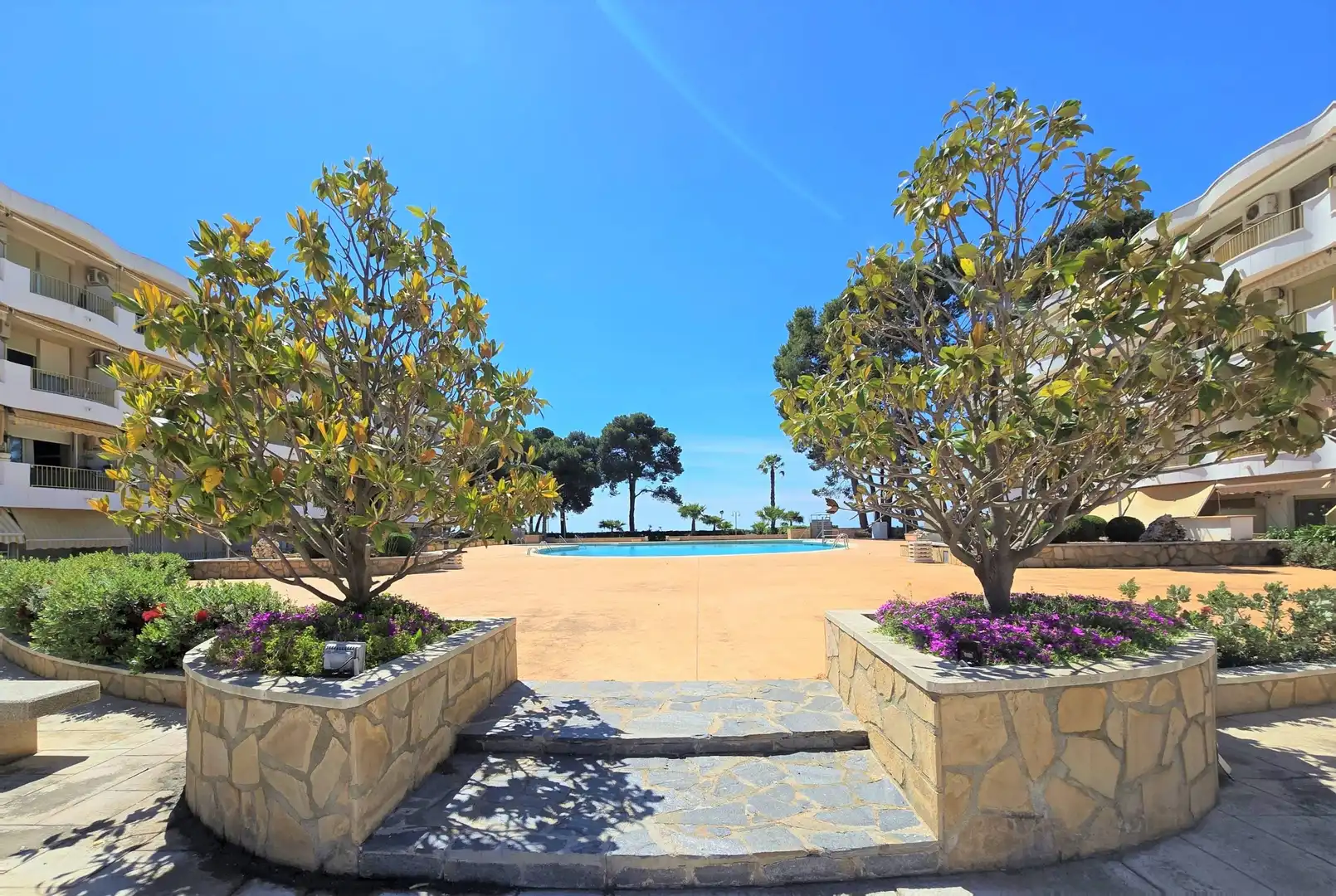 Apartments for rent in Avenida DIPUTACIO, Cap de Sant Pere