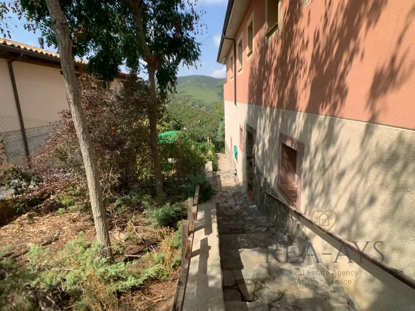 Vista exterior de Casa o xalet en venda en Olesa de Bonesvalls amb Jardí privat, Terrassa i Traster