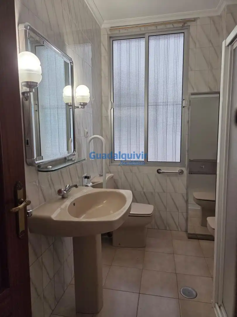 Wohnung zur Miete in EDUARDO DATO, La Buhaira