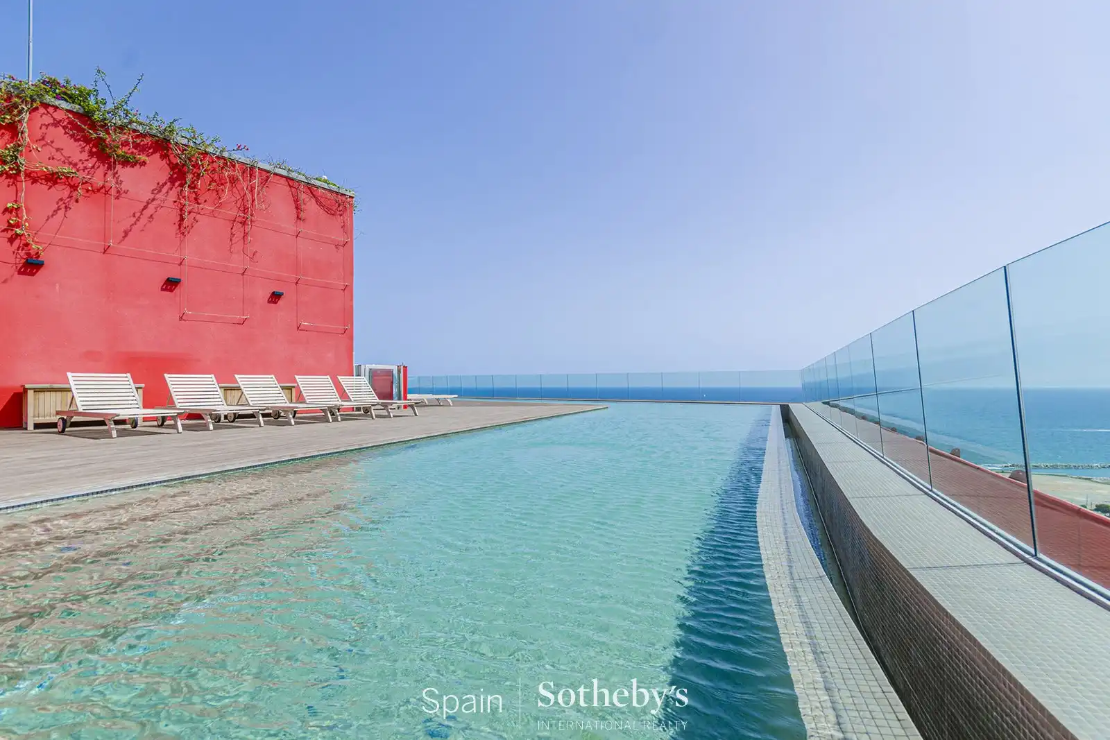 Piscina de Apartament en venda en Barcelona amb Aire condicionat, Calefacció i Terrassa