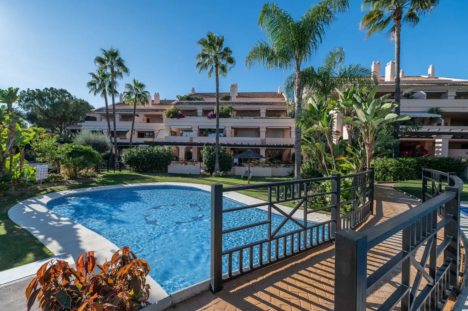 Jardín de Ático en venta en Marbella con Terraza, Trastero y Amueblado