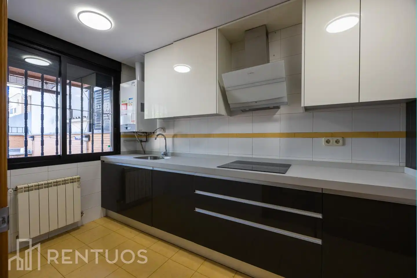 Cocina de Dúplex de alquiler en Madrid con Aire acondicionado, Calefacción y Terraza