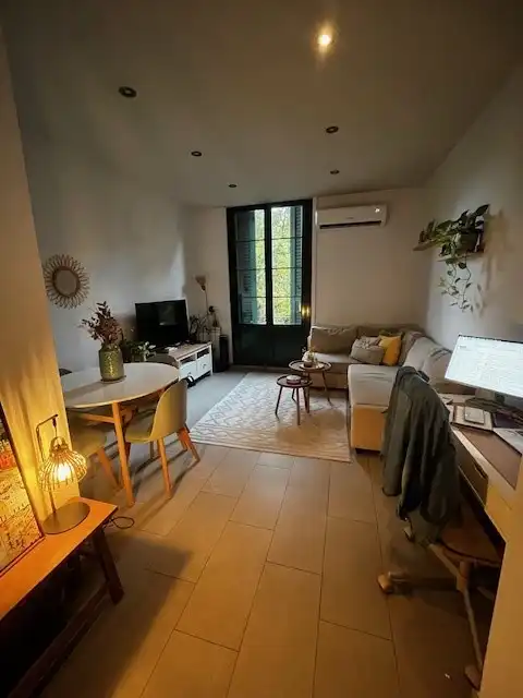 Flat with lift to rent in Carrer de Bailèn