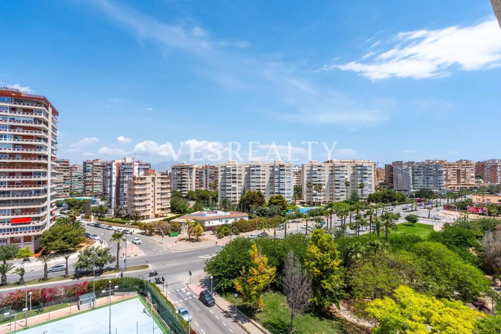 Vista exterior de Àtic de lloguer en Alicante / Alacant amb Jardí privat, Terrassa i Balcó