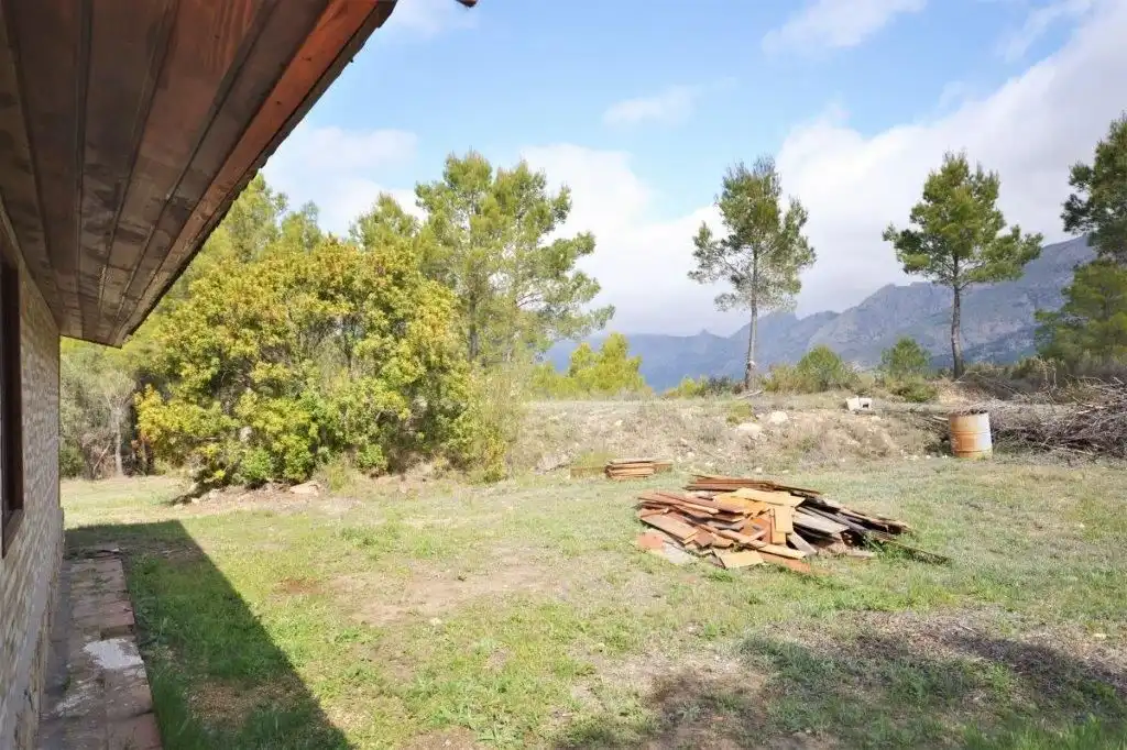 Garden of Land for sale in El Castell de Guadalest