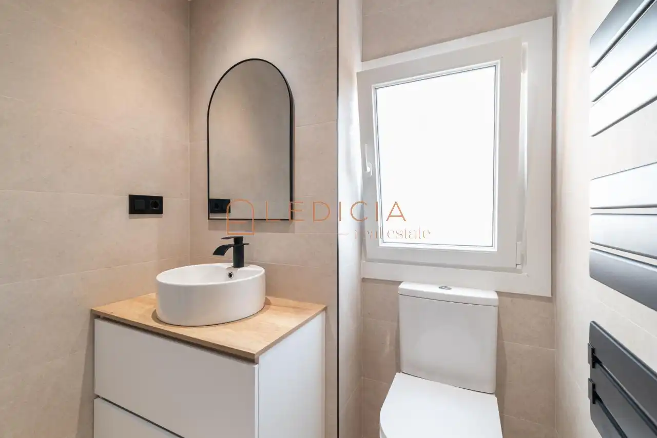 Bathroom of Flat for sale in Vigo   with Heating
