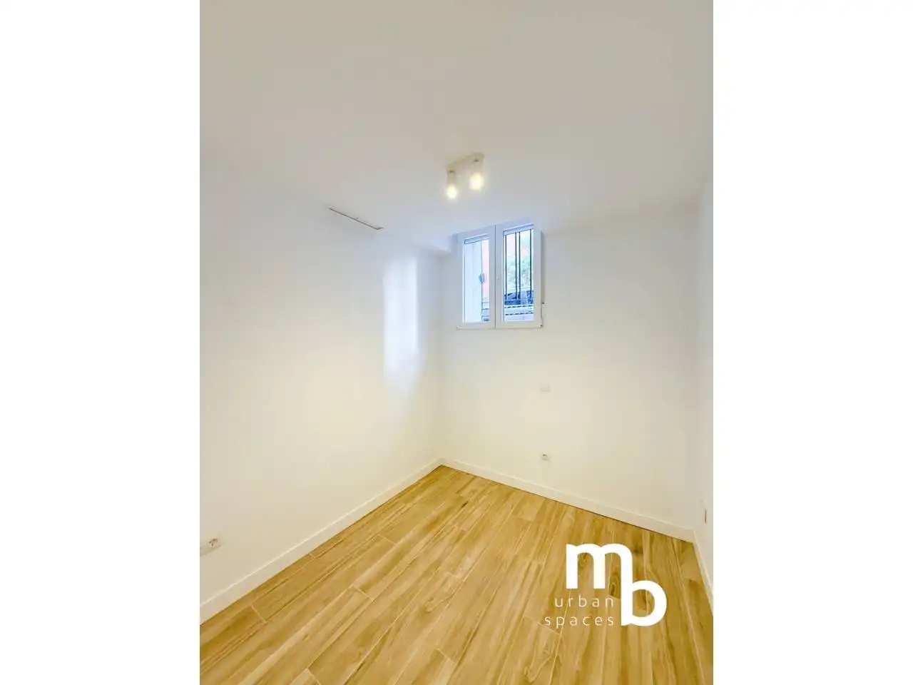Bedroom of Flat for sale in Madrid  with Air Conditioner and Heating
