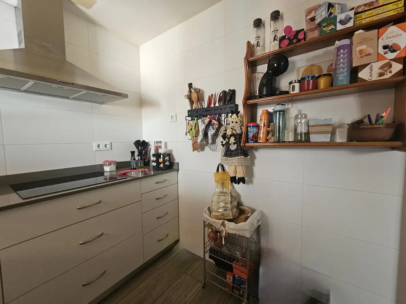 Cuina de Casa adosada en venda en Els Pallaresos amb Aire condicionat, Jardí privat i Terrassa
