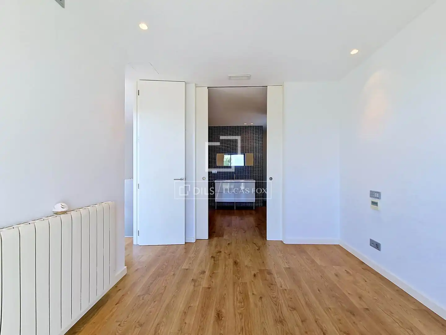Schlafzimmer von Haus oder Chalet zum Verkauf in Vilanova i la Geltrú mit Klimaanlage, Heizung und Privatgarten
