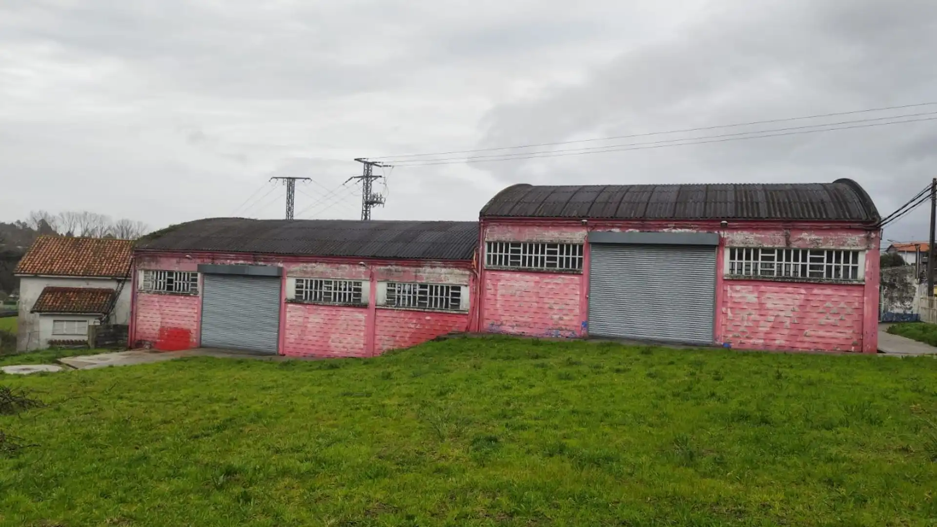 Vista exterior de Local en venta en Cambre 